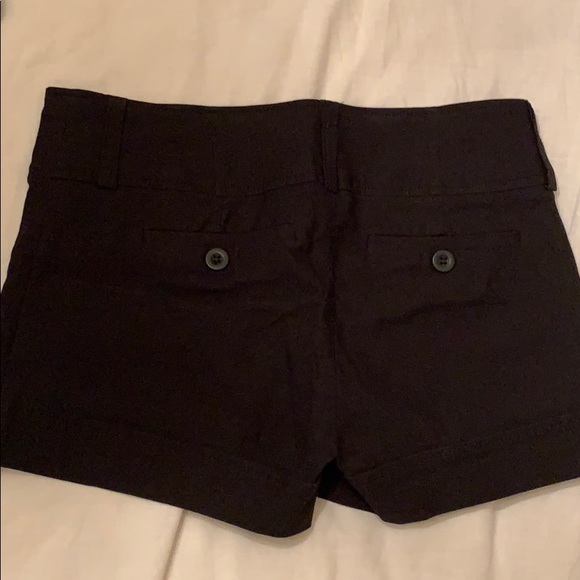 Pants, shorts, and skirt - Picture 7 of 13